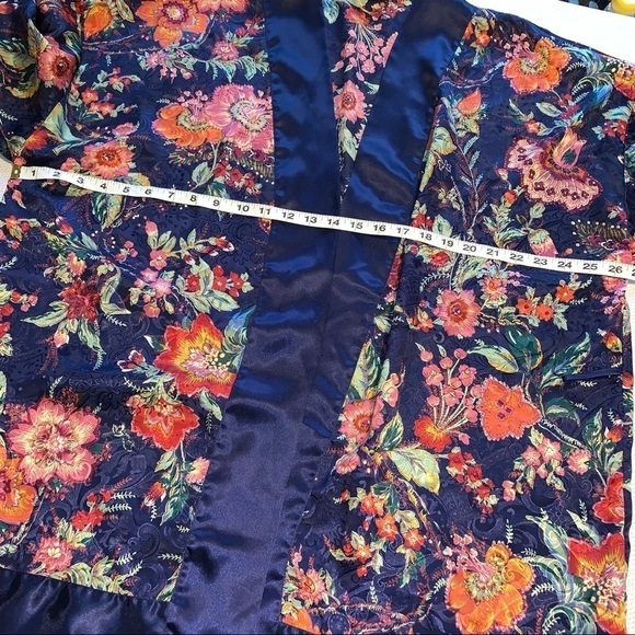 Victoria’s Secret Gold Label Vintage Robe, Navy Blue Floral, OSFM - Picture 10 of 10